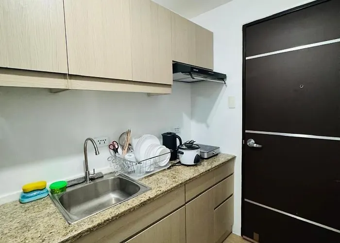 Vinia Infinity 3 Near Malls And Mrt Station * Manila
