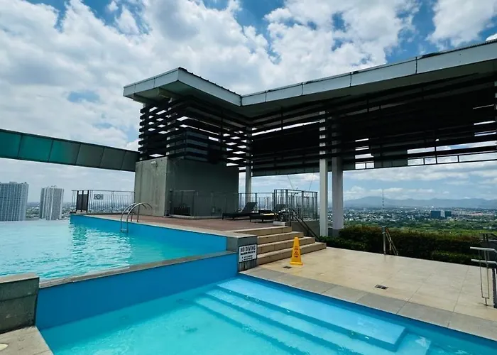 Vinia Infinity 3 Near Malls And Mrt Station Manila